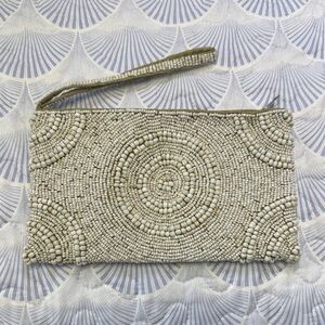 🏝️ Tommy Bahama Beaded Wristlet Clutch